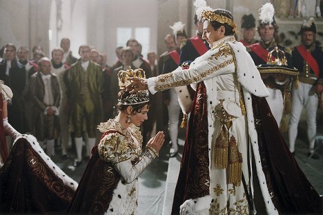 Isabella Rossellini, Christian Clavier - Napoleón - 1800–1807 - De la película