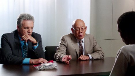 Tony Denison, Michael Paul Chan - Major Crimes - Risk Assessment - Van film