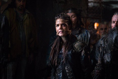 Marie Avgeropoulos - The 100 - Thirteen - Photos