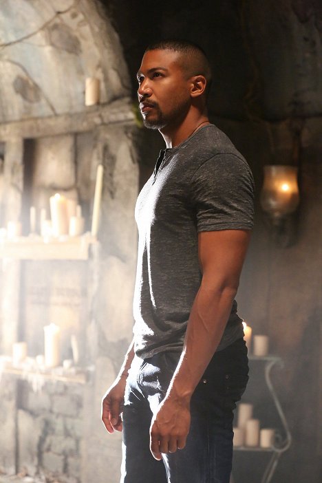 Charles Michael Davis - The Originals - You Hung the Moon - Filmfotos