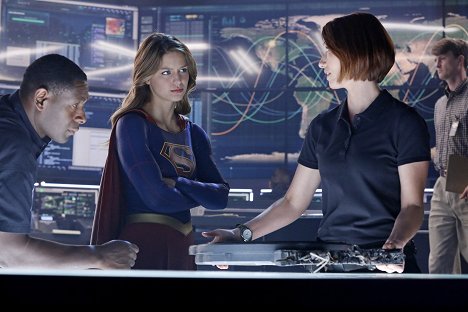 David Harewood, Melissa Benoist, Chyler Leigh - Supergirl - How Does She Do It? - Photos