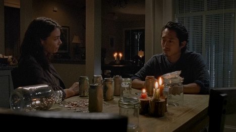 Lauren Cohan, Steven Yeun - The Walking Dead - Az éj leple - Filmfotók