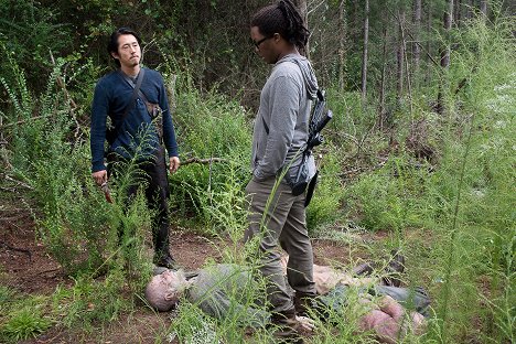 Steven Yeun, Corey Hawkins - Żywe trupy - Jeszcze nie jutro - Z filmu