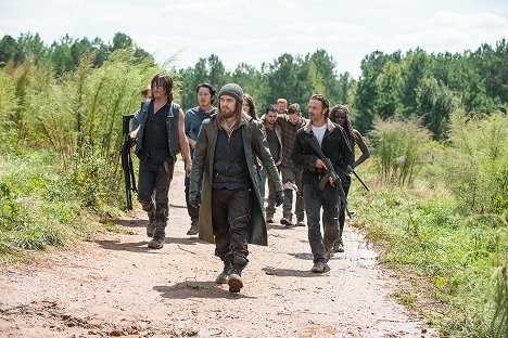 Norman Reedus, Tom Payne, Andrew Lincoln - The Walking Dead - Les Noeuds se défont - Film