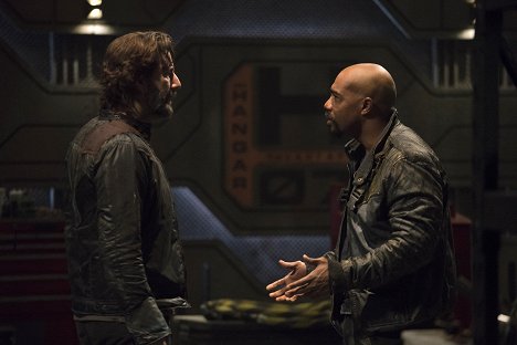 Henry Ian Cusick, Michael Beach - The 100 - Terms and Conditions - Photos