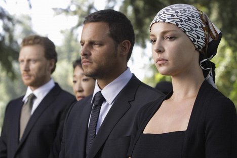 Justin Chambers, Katherine Heigl - Grey's Anatomy - Good Mourning - Photos