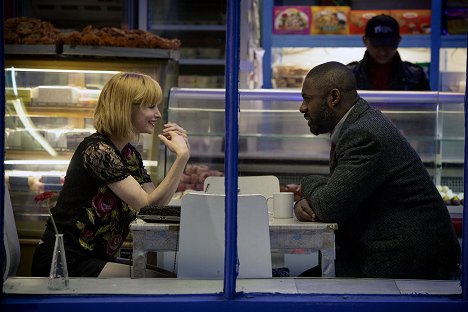 Sienna Guillory, Idris Elba - Luther - Episode 2 - Van film