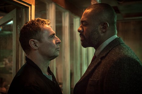 David O'Hara, Idris Elba - Luther - Episode 2 - Van film