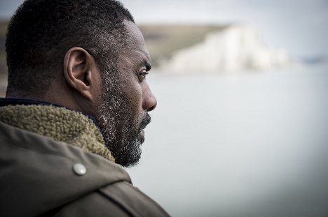Idris Elba - Luther - Episode 1 - Van film