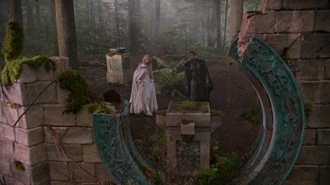Jennifer Morrison, Elliot Knight - Once Upon a Time - Nimue - Film