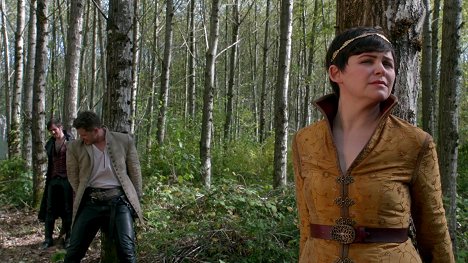 Ginnifer Goodwin - Once Upon a Time - Birth - Photos
