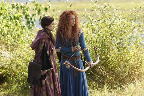 Emilie de Ravin, Amy Manson - Once Upon a Time - The Bear and the Bow - Photos