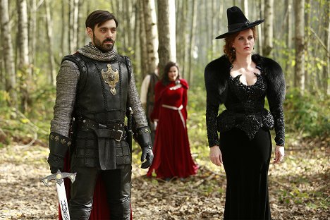 Liam Garrigan, Rebecca Mader - Once Upon a Time - Birth - Photos