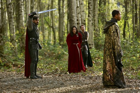 Liam Garrigan, Lana Parrilla, Sean Maguire, Elliot Knight - Once Upon a Time - Birth - Photos