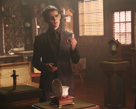 Robbie Kay - Once Upon a Time - Souls of the Departed - Photos