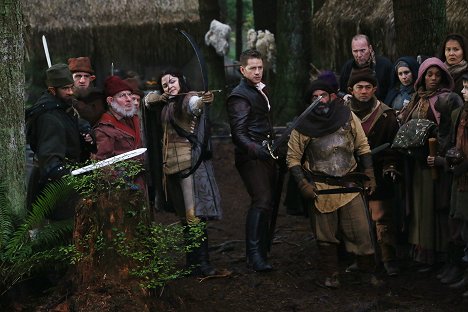 Michael Coleman, David-Paul Grove, Ginnifer Goodwin, Josh Dallas, Lee Arenberg, Mig Macario - Once Upon a Time - Souls of the Departed - Photos