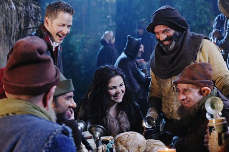Josh Dallas, Ginnifer Goodwin, Lee Arenberg, Michael Coleman - Once Upon a Time - Souls of the Departed - Photos
