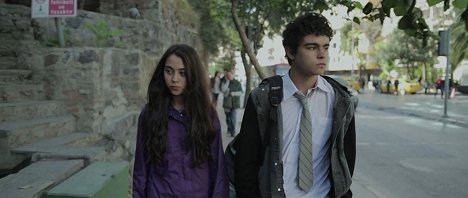 Melis Ebeler, Savaş Alp Başar - Köksüz - De la película