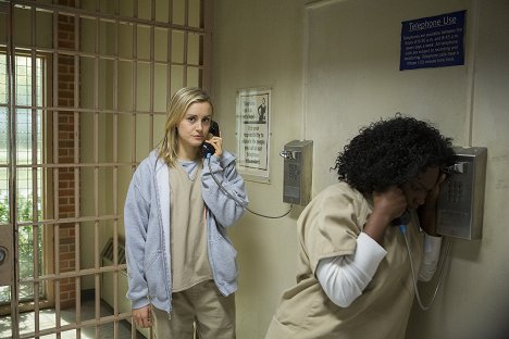 Taylor Schilling, Danielle Brooks - Orange Is the New Black - The Chickening - Photos