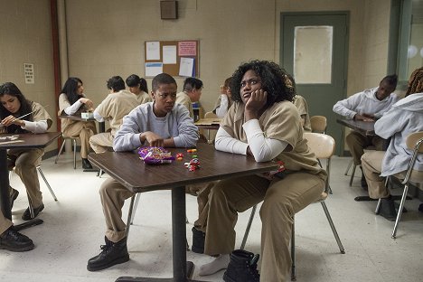 Samira Wiley, Danielle Brooks - Orange Is the New Black - Gefängnispolitik - Filmfotos