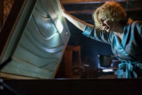 Vera Farmiga - Bates Motel - Goodnight, Mother - Photos