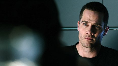 Luke Macfarlane - Killjoys: Vesmírní lovci - Pusu a sbohem - Z filmu