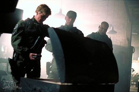 Amanda Tapping, Richard Dean Anderson, Christopher Judge - Stargate SG-1 - Shadow Play - Kuvat elokuvasta