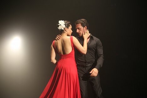 Mithat Can Özer - Her Şey Aşktan - De la película