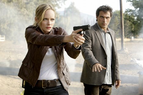 Marley Shelton, Rufus Sewell - Eleventh Hour - Agro - Photos