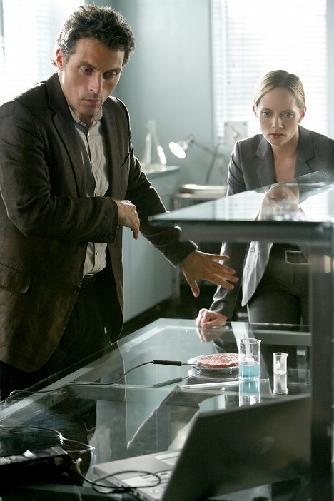 Rufus Sewell, Marley Shelton - Eleventh Hour - Frozen - Photos