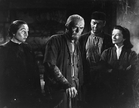 Aline MacMahon, Walter Huston, Turhan Bey, Katharine Hepburn - Dragon Seed - Film