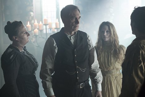 Noni Stapleton, Timothy Dalton, Olivia Llewellyn - Penny Dreadful - And Hell Itself My Only Foe - Photos