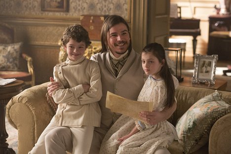 Noah Jupe, Josh Hartnett, Amber Fernée - Penny Dreadful - And They Were Enemies - Van film