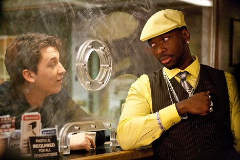 Miles Teller, Jay Pharoah - Get a Job - Filmfotos