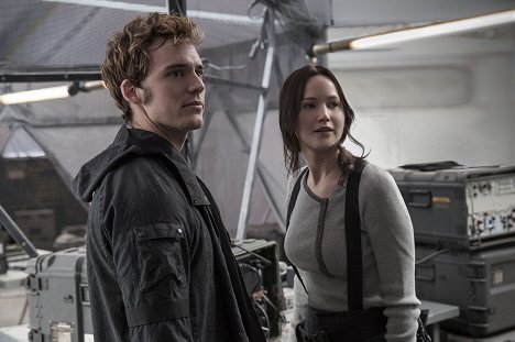 Sam Claflin, Jennifer Lawrence - Hunger Games: Síla vzdoru 2. část - Z filmu