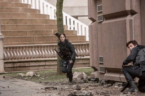 Jennifer Lawrence, Liam Hemsworth - The Hunger Games - Mockingjay: Part 2 - Filmfotos