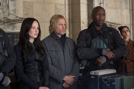 Jennifer Lawrence, Woody Harrelson, Mahershala Ali - The Hunger Games: Mockingjay - Part 2 - Photos