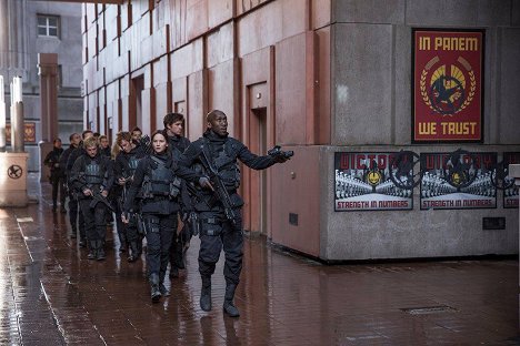 Josh Hutcherson, Sam Claflin, Jennifer Lawrence, Liam Hemsworth, Mahershala Ali - Hunger Games: Síla vzdoru 2. část - Z filmu