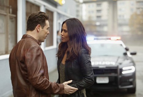 Kevin Alejandro, Lesley-Ann Brandt - Lucyfer - Papcio - Z filmu