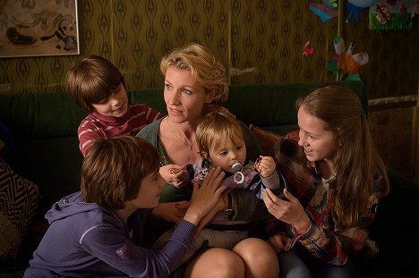 Léo Lorléac'h, Milo Mazé, Alexandra Lamy, Juliette Gombert - Après Moi le Bonheur - Filmfotos