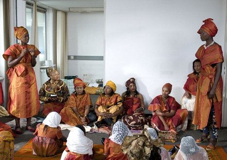 Corazon Herbsthofer, Florence Kasumba - Tatort - Tod einer Lehrerin - Photos