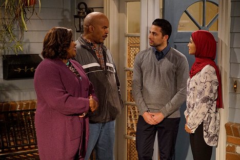 Loretta Devine, David Alan Grier - The Carmichael Show - New Neighbors - Photos