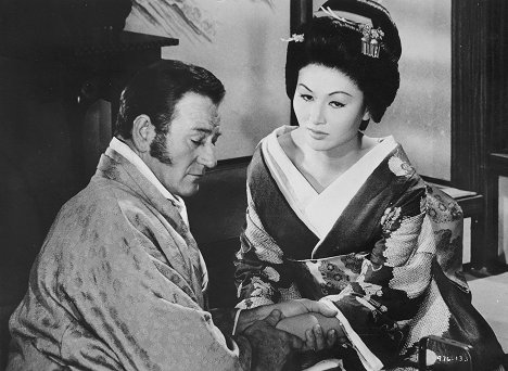 John Wayne, Eiko Ando - The Barbarian and the Geisha - Do filme