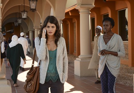 Sofia Black-D'Elia, Anna Diop - The Messengers - Path to Paradise - Photos