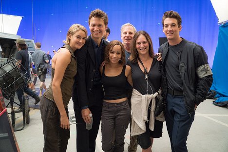 Shailene Woodley, Ansel Elgort, Zoë Kravitz, Miles Teller - Allegiant - Making of