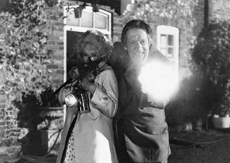 Diana Quick, Richard Boone - Tote schlafen besser - Filmfotos