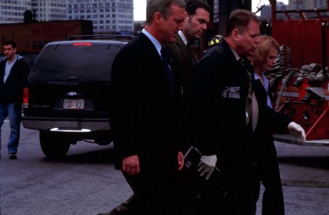 Jamey Sheridan, Vincent D'Onofrio, Kathryn Erbe - Law & Order: Criminal Intent - Enemy Within - Photos