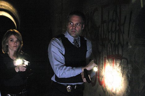 Kathryn Erbe, Vincent D'Onofrio - Law & Order: Criminal Intent - In the Dark - Photos