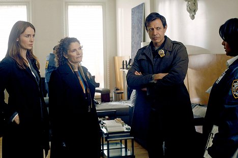 Saffron Burrows, Mary Elizabeth Mastrantonio, Jeff Goldblum - Ley y orden: Acción criminal - Abel & Willing - De la película