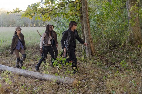 Christian Serratos, Danai Gurira, Norman Reedus - The Walking Dead - Nach Osten - Filmfotos